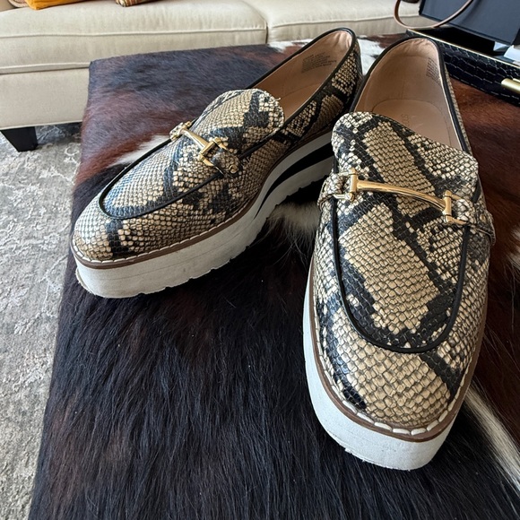 Shoe Dazzle Shoes - SHOE DAZZLE  SNAKE SKIN STEENA WEDGE LOAFER - SZ 10/41